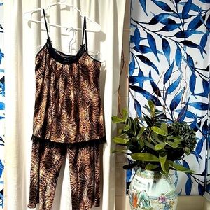 Studio Donatello 100% Nylon 2 Piece Animal Print Pajama Set Size M